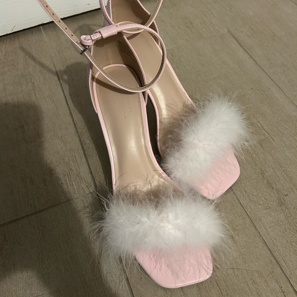 Women's Pink Feather Strap Sandals